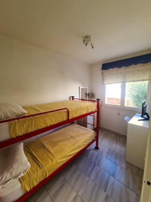 Nice Beachside 2-Bd Apt Near Barcelona Cunit Exterior photo