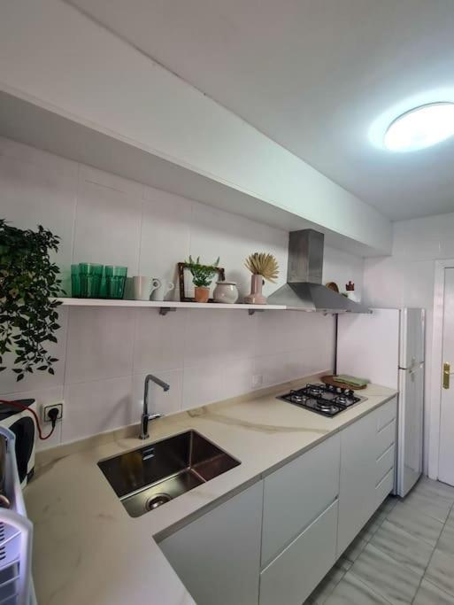 Nice Beachside 2-Bd Apt Near Barcelona Cunit Exterior photo