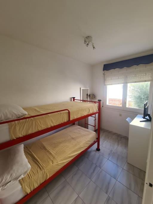 Nice Beachside 2-Bd Apt Near Barcelona Cunit Exterior photo