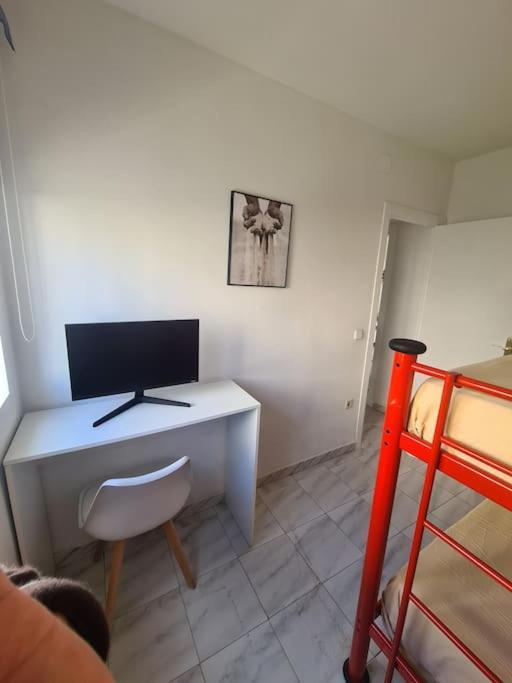 Nice Beachside 2-Bd Apt Near Barcelona Cunit Exterior photo