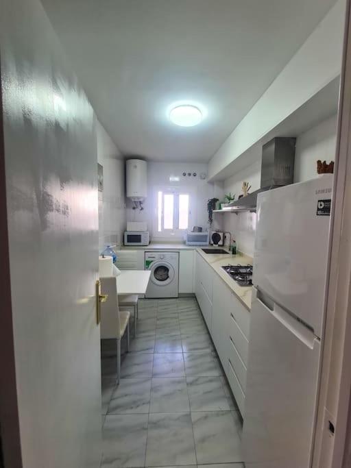 Nice Beachside 2-Bd Apt Near Barcelona Cunit Exterior photo