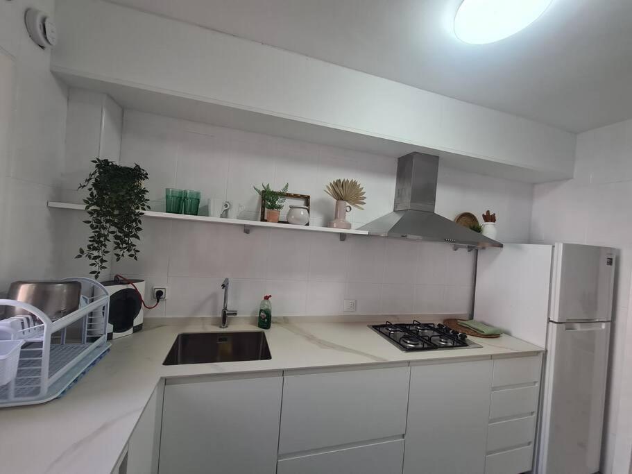 Nice Beachside 2-Bd Apt Near Barcelona Cunit Exterior photo