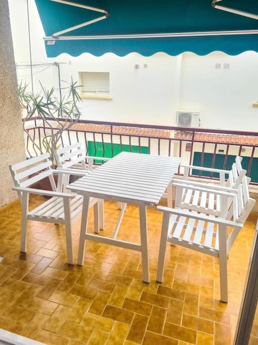 Nice Beachside 2-Bd Apt Near Barcelona Cunit Exterior photo