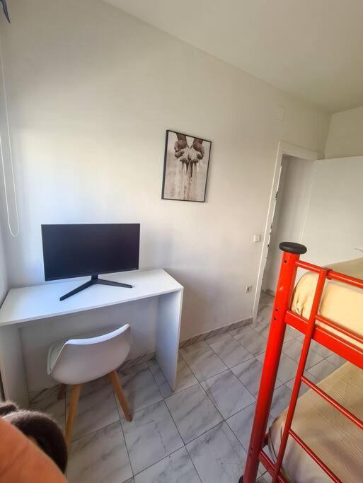 Nice Beachside 2-Bd Apt Near Barcelona Cunit Exterior photo