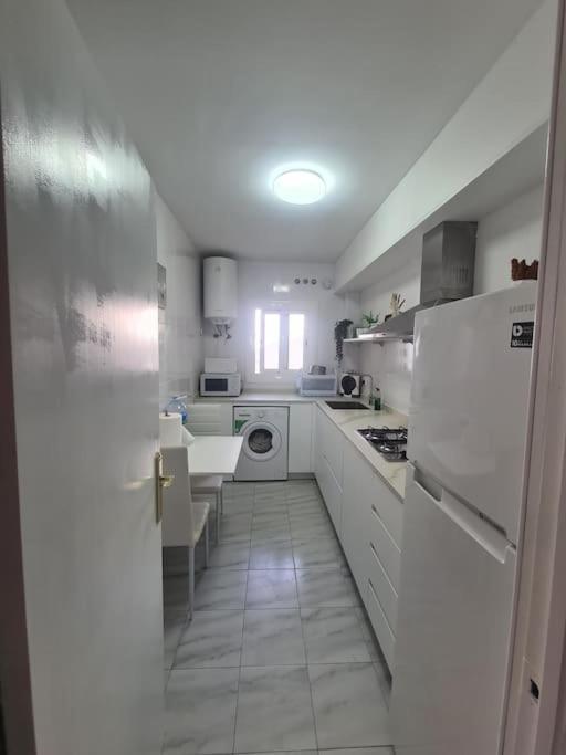 Nice Beachside 2-Bd Apt Near Barcelona Cunit Exterior photo